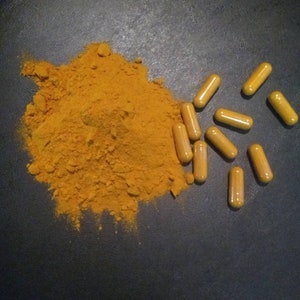 Turmeric (Curcuma longa, Indian) Root Powder or Capsules, Organic.