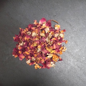 Rosebuds and Petals (Rosa canina & centifolia, Pakistan), Red, Whole, Organic.