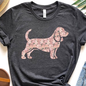Basset Hound Shirt Gift For Basset Mom Dog Christmas Lover T-Shirt Basset Mama Floral Dog Graphic Tee Animal Lover Girlfriend Gift Dog