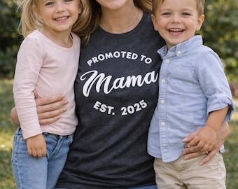 Camiseta "Ascendida a Mamá": Camiseta "Nueva Mamá 2026, Primera Vez Mamá"