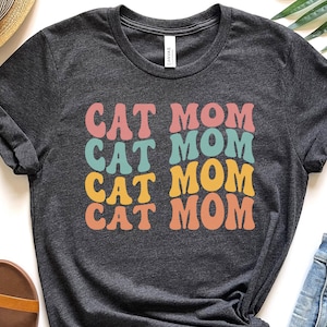 Cute Cat Mom Shirt Retro Cat T Shirt Gift For Cat Lover Women Cat Owner Girl Gift Funny Pet Shirts For Cat Mothers Day Tee