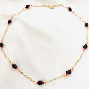 Azabachketting, ketting met zwarte en rode kralen, 18K gold filled ketting, Figaro-schakelketting, beschermingssieraden voor dames en meisjes