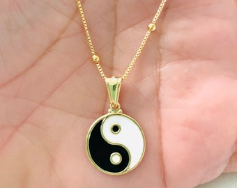 18K Gold filled Yin Yang Charm Necklace, Enamel Charm Necklace, Beaded Necklace, Satellite Chain Necklace, Yin Yang Jewelry, Gift for Yogi