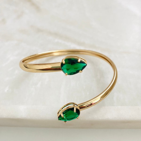 Emerald Green Bangle, Emerald Bangle, Emerald Bracelet, Black Onyx Bracelet, Gold Bangle, Black Stone Bracelet,  Bracelet, Gemstone Bangle,