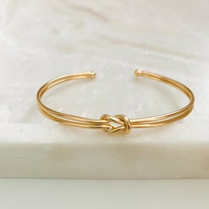 Gold Knot Bracelet, Mama Bracelet, Bangle Bracelet, Mom Bracelet, Knot Bracelet, Mother&#39;s Day Gift, Wire Bracelet, Love Knot, Cuff Bracelet,