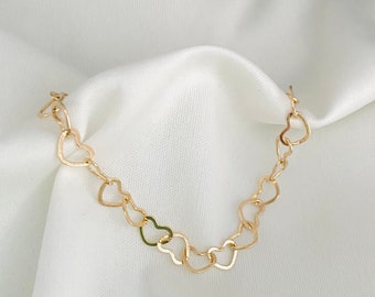 Heart Link Bracelet, Heart Bracelet, 18k Gold Filled Link Bracelet, Love Bracelet, Valentines Day Gift, Anniversary Gift, Love Jewelry