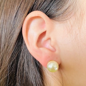 Pearl Statement Earrings, Pearl Stud Earrings, Mother of Pearl Earrings, Baroque Pearl Earrings, Pearl Earrings, Freshwater Pearl Earrings,