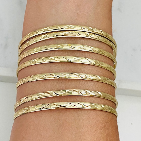 Golden And White Brass Festive Wear Gold Plated Bangles Set at Rs 120/set  in Mumbai