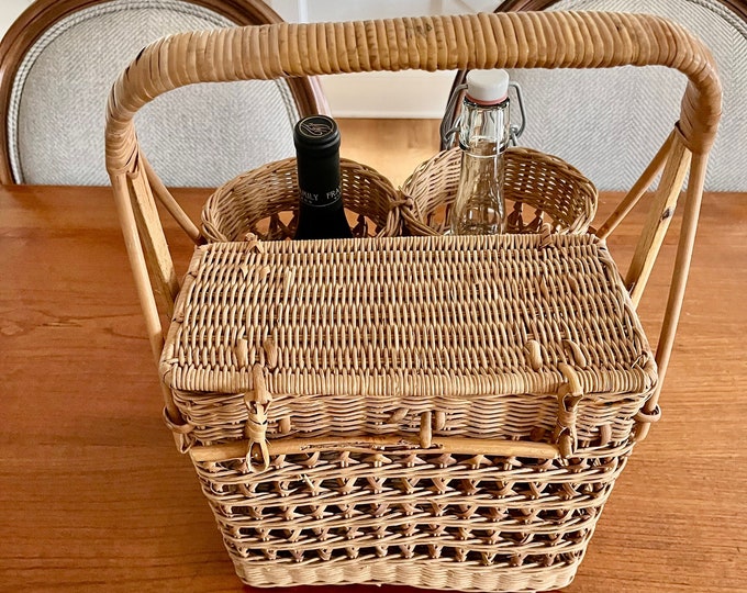 Antique French Country Picnic Basket With Double Wine Holder Bread