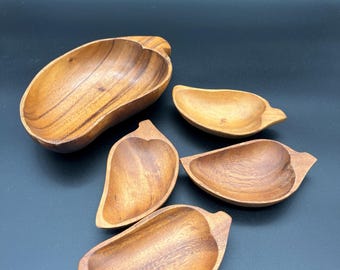 Vintage Monkey Pod Wood Nesting Acorn Snack Bowls – MCM 1970s Entertaining Set
