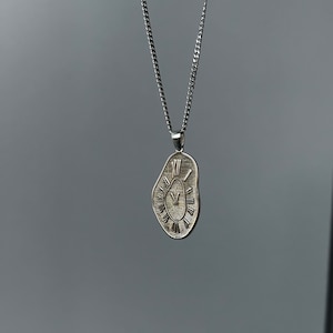 Pendentif peinture Salvador, collier horloge à fusion, collier horloge personnalisable, bijoux artistiques