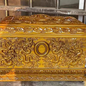 High-grade chines urn, golden nanmu chinese urn, hand-carved chinese urn, real dragon texture urn