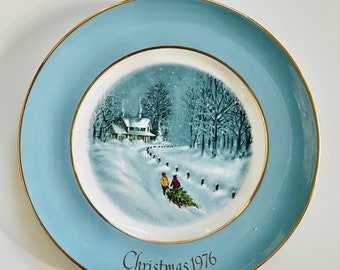 Avon Collectible Christmas Plate - Enoch Wedgwood England - Bringing Home the Tree 1976