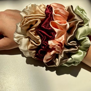 SET of 7 Pure Mulberry Silk scrunchie  Ponytail scrunchie - 100% mulberry -  bridesmaid gift - Bridesmaid proposal