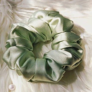 Pure Mulberry Silk scrunchie  -Set - Silk Scrunchies - Hair Accessories - Ponytail scrunchie  -  bridesmaid proposal - holiday gift -