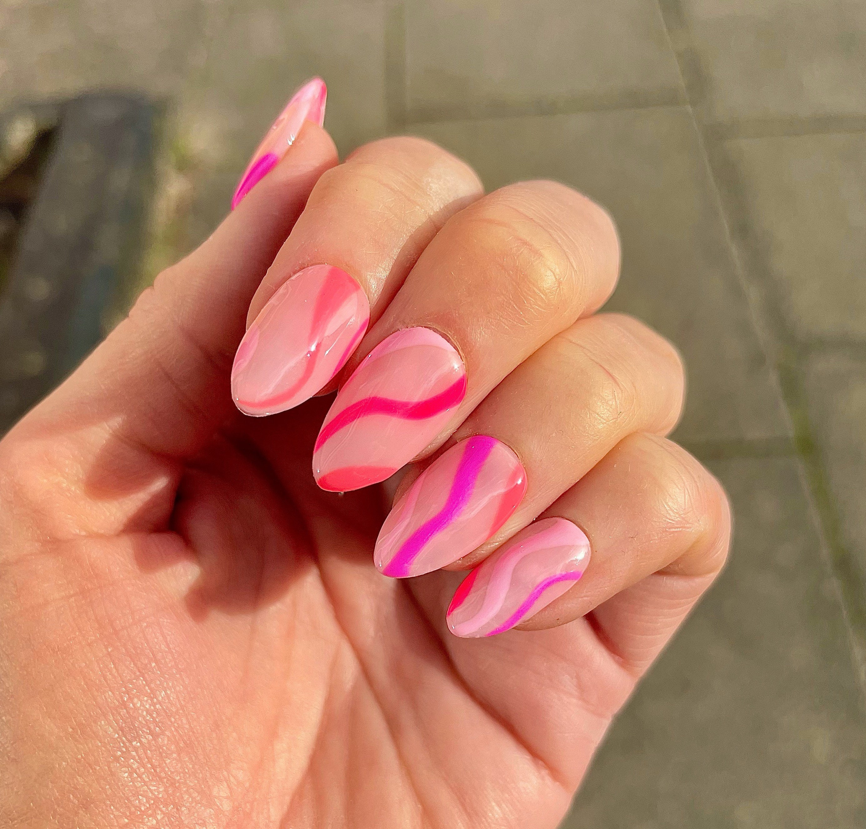 Press On Nails in Pink White Swirl Abstract Wavy Nail Art | Etsy
