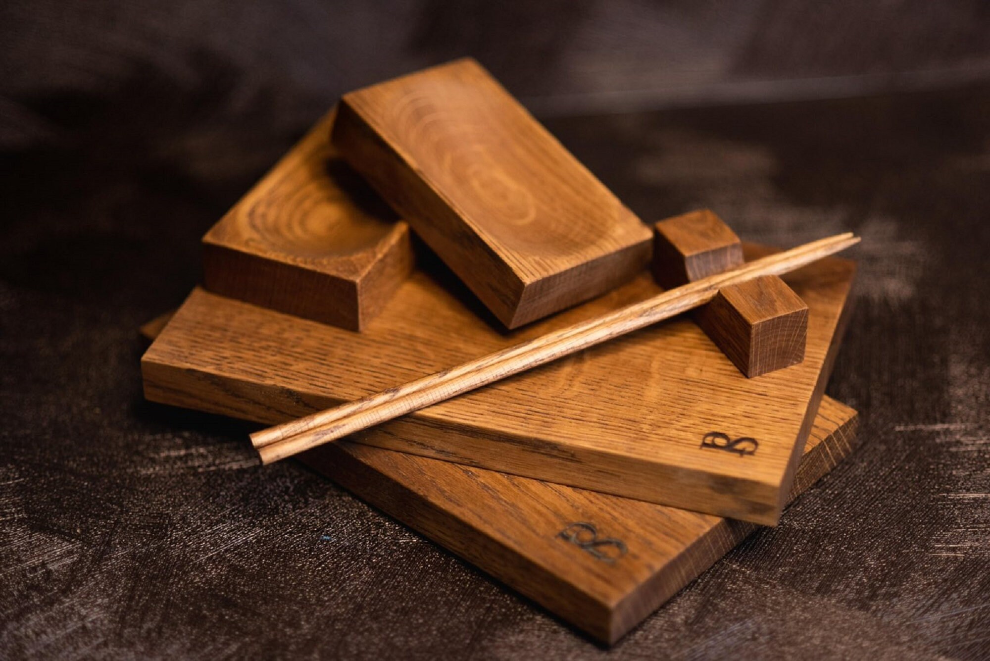 Muteitt Holz-Sushi-Brücke - Stylisches Serviertablett Im Treppenhaus-Design Für Sushi & Sashimi