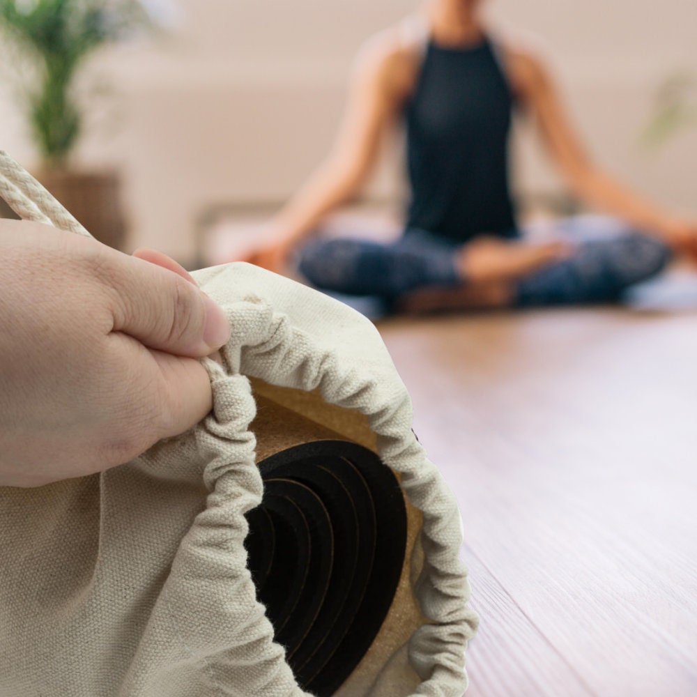 Yogamatte Für Kinder „STARS“ Aus Kork & Naturkautschuk – 122 X 61 Cm, 4 Mm Dick, Rutschfest, Schadstofffrei & Inkl. Leinentasche