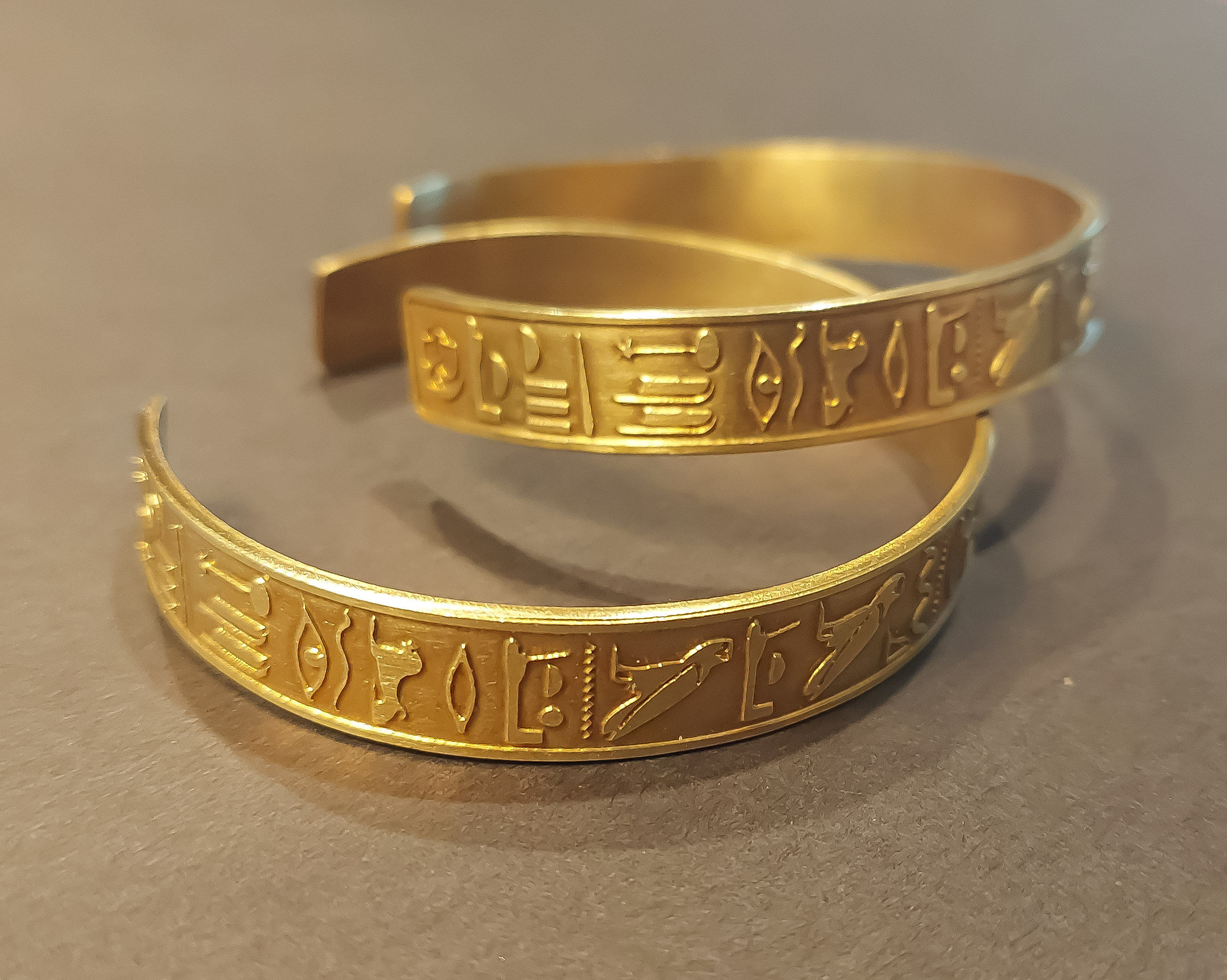 Woman's Gold Egyptian Bracelet. Express delivery | Funidelia