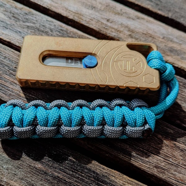 Custom Two Color Paracord Lanyard  - Cobra Stitch Design