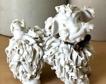 #998 Approx Unmarked Vintage ivory spaghetti ceramic begging poodle 5 12 tall