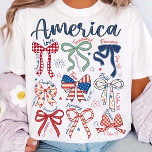 Coqueta americana de EE. UU. (Png), 4 de julio (Png), Camiseta patriótica femenina (Png), Día de los Caídos (Png), Dios dice que eres (Png), Versículo bíblico, Día de la Independencia
