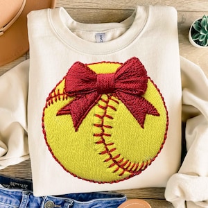 Retro Softball PNG, Softball Mama Png, Finto ricamo Girly, Softball Coquette Png, Ricamo Softball Png, Giorno della partita Softball Png