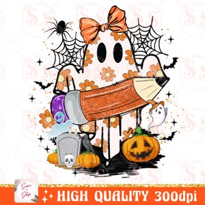 Puede incluir: Un fantasma blanco con un lazo y un l&aacute;piz, rodeado de decoraciones de Halloween naranjas y negras. El fantasma lleva un estampado floral y sostiene un gran l&aacute;piz naranja. Tambi&eacute;n hay l&aacute;pidas, calabazas y una telara&ntilde;a en la imagen.