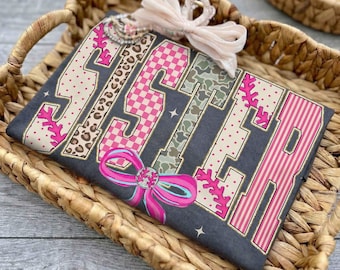 Hermana beisbolera PNG, Rayas de béisbol Leopardo Rosa PNG, Hermana beisbolera Camuflaje Desgastado Varsity Sublimación, Día de partido de béisbol PNG, Puntos