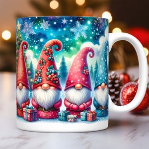 May include: White ceramic mug with a winter scene featuring four gnomes wearing red and blue hats and holding gifts. The background is a blue and green snowy forest with snowflakes.