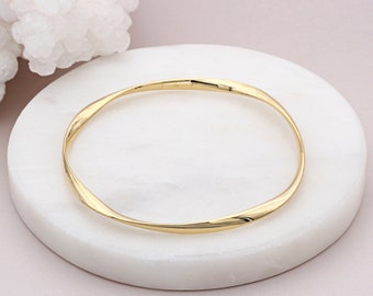 18ct Gold Vermeil light weight Twist Bangle