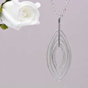 Sterlingzilveren diamantgeslepen ketting in marquisevorm