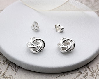 Orecchini a bottone con nodo in argento sterling