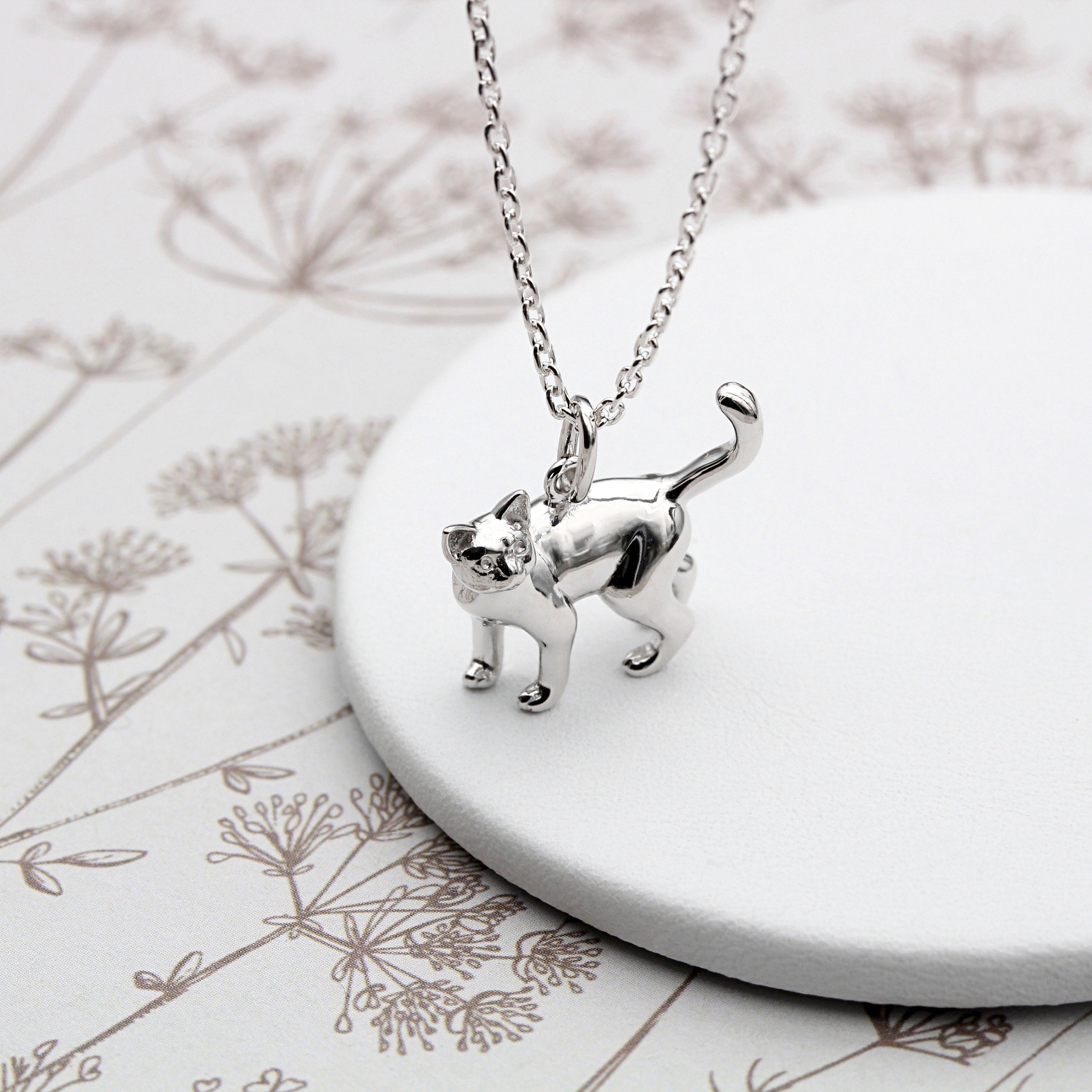 Minimalist Cat Pendant Necklace – Chic Stories