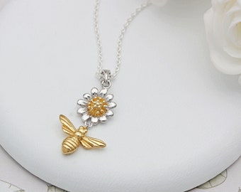 Collar de abeja y flor en plata de ley y oro vermeil de 18 quilates