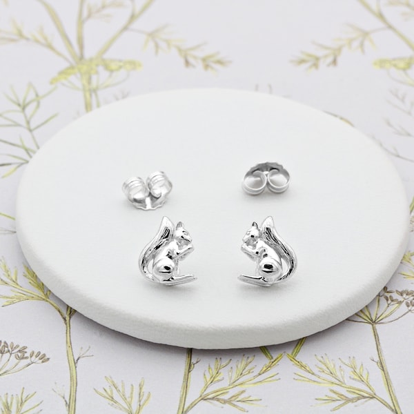 Orecchini a bottone scoiattolo 3D in argento sterling