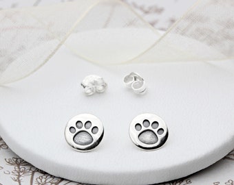 Oeufs d’oreille de patte de chien en argent sterling.