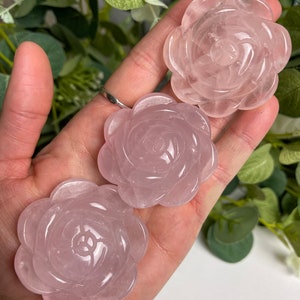 Hand-Carved Rose Quartz Rose – Crystal Flower for Self-Love, Energy Healing, Unique Gift, Spiritual Decor