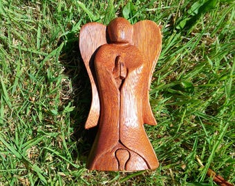 Balinese Wooden Puzzle Box beautifully made to a incredible high quality. Finished with a stain and soft beeswax polish (15x6cm)