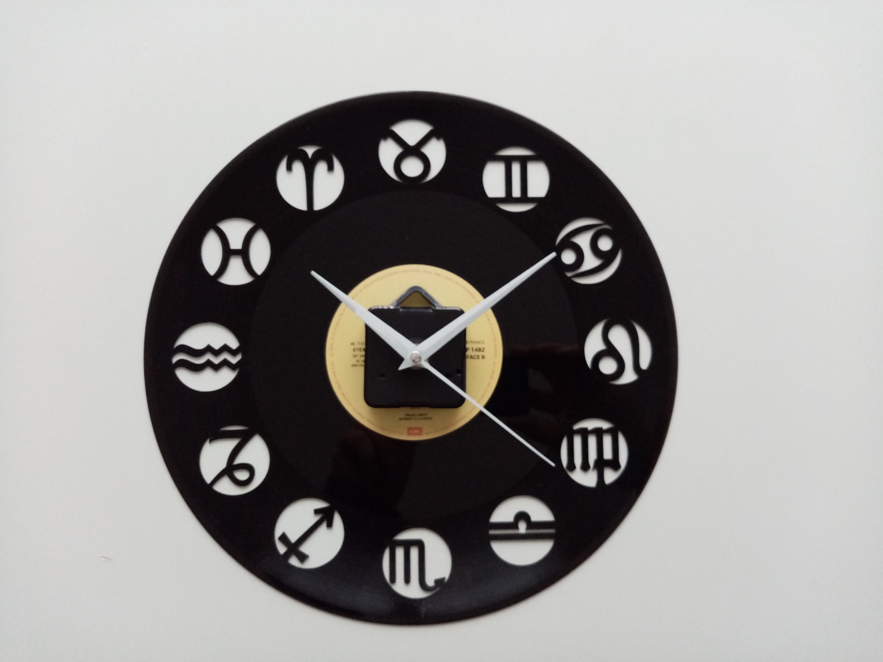 Horloge Murale Disque Vinyle Découpe Laser Signe Du Zodiaque