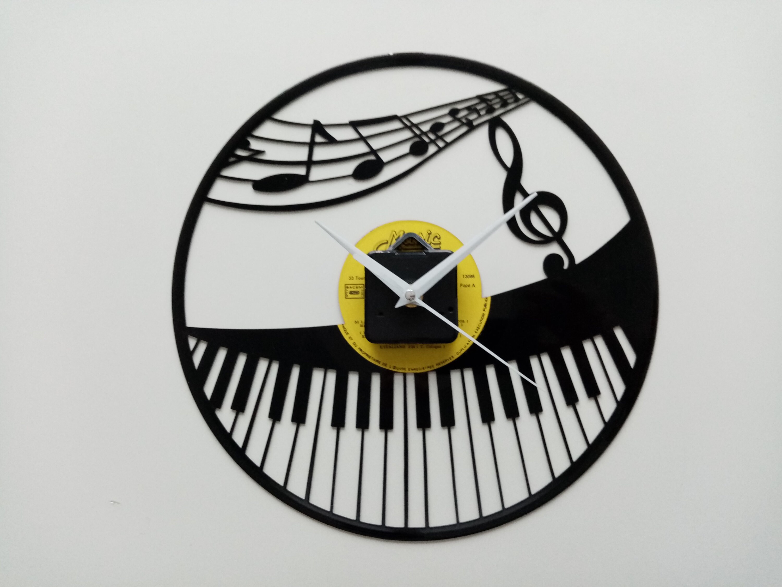 Horloge Murale Disque Vinyle Découpe Laser Musique Piano et Clef de Sol