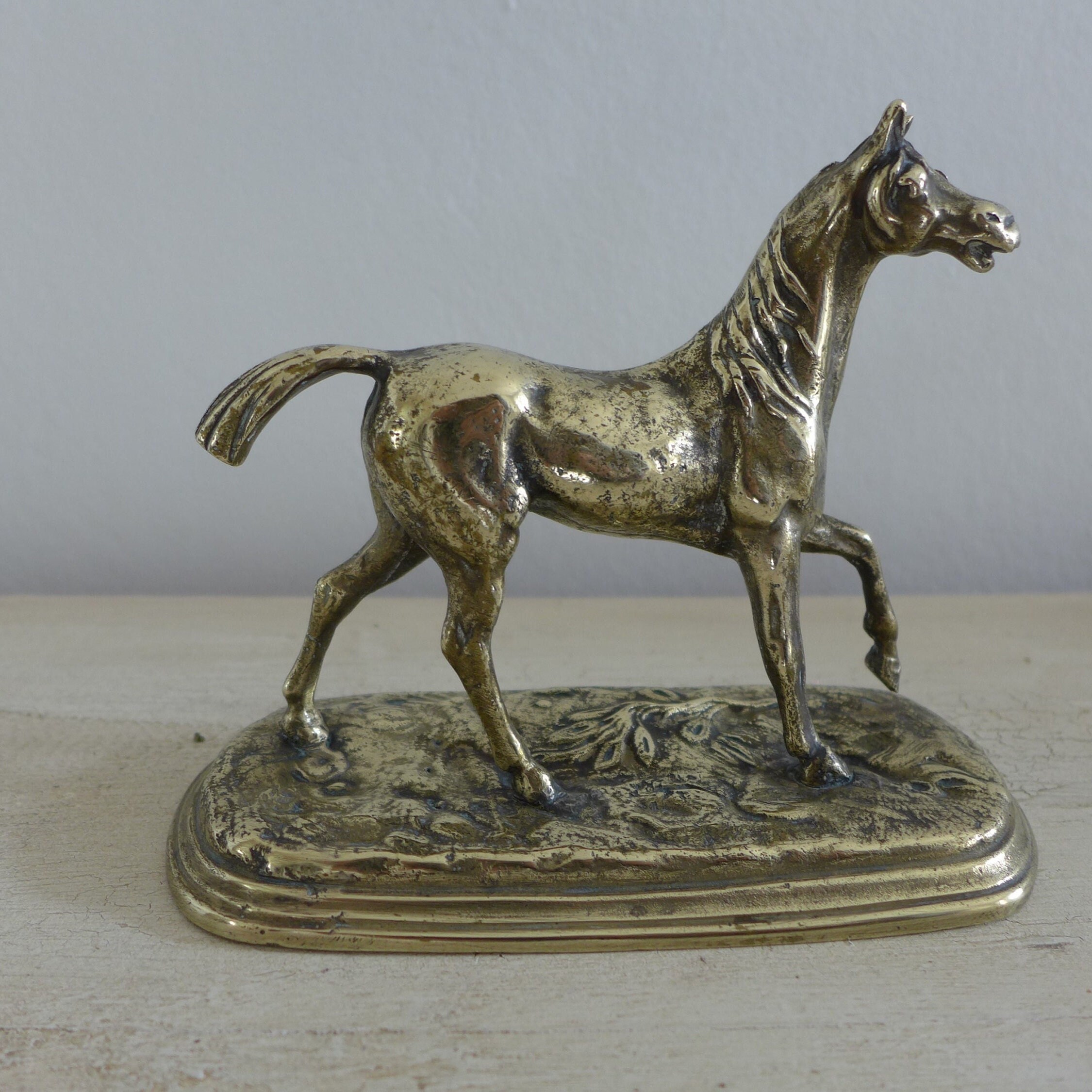 Français Vintage Brass Horse sur Stand
