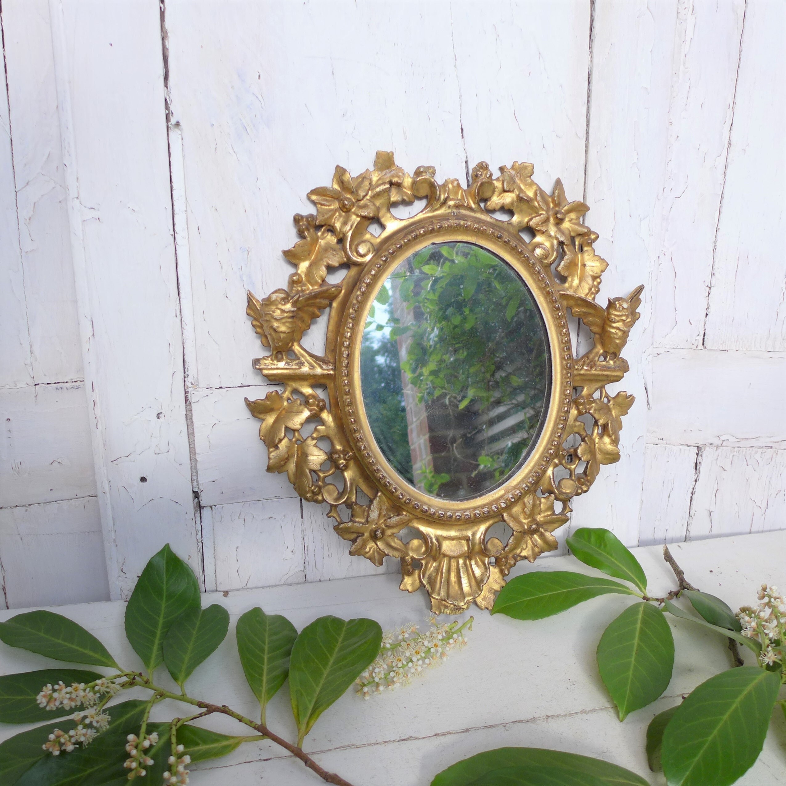 Miroir Mural Antique Italien en Bois Doré et Gesso avec Décoration d'oiseaux, de Vignes Coquillages