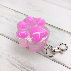 Small Glittery Pink Cat Paw Shaker Keychain Bag Charm Kawaii Decor Handmade Resin Liquid Quicksand Charms Deco Cute Pastel Kitty Animal