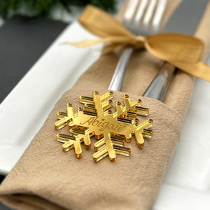 Personalised Christmas Snowflake Place Settings, Mirror Engraved names. Chic customised seat cards festive table decorations idea Mirror Gold