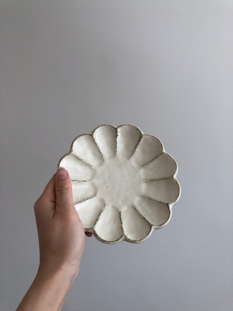 Exclusive Hand-Made Ceramic Rinka Flower Plate Kaneko Kohyo Porcelain Collection Made in Japan White/Ivory image 3