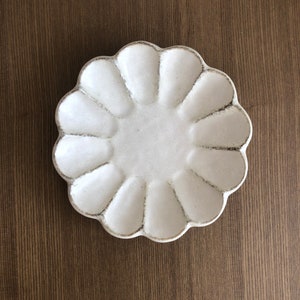 Exclusive Hand-Made Ceramic Rinka Flower Plate Kaneko Kohyo Porcelain Collection Made in Japan White/Ivory image 2