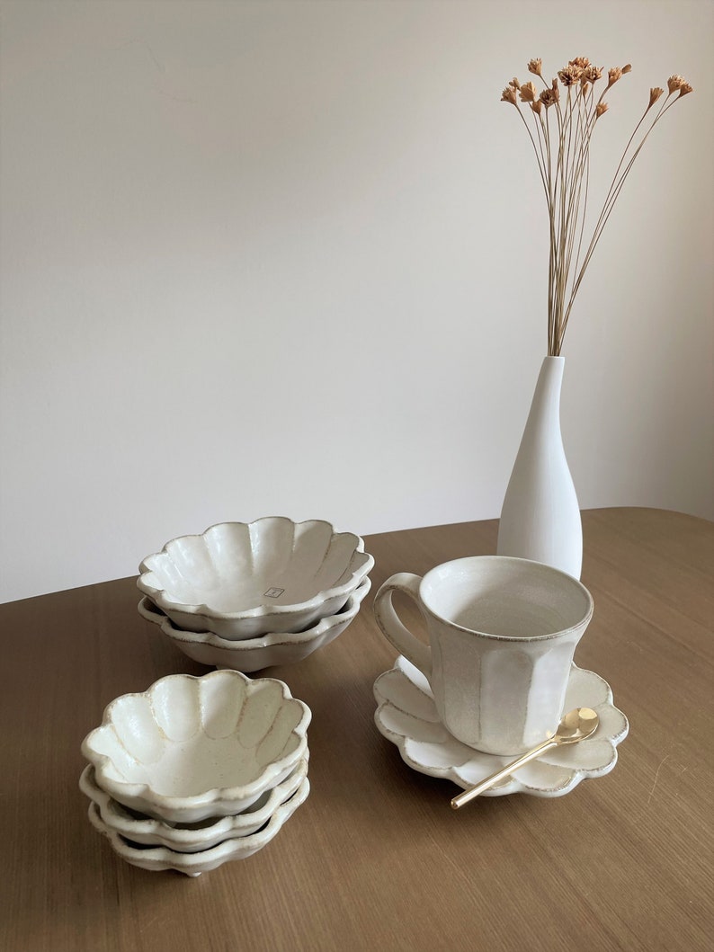 Exclusive Hand-Made Ceramic Rinka Flower Plate Kaneko Kohyo Porcelain Collection Made in Japan White/Ivory image 10