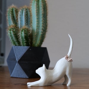 Adorable  Cat Ring Holder | Cat Statue