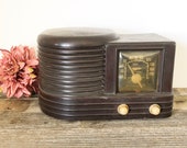 Mid Century Modern Vintage Zenith Long Distance Radio Model 4-K-515 Beehive Bakelite Radio - Untested 1940s